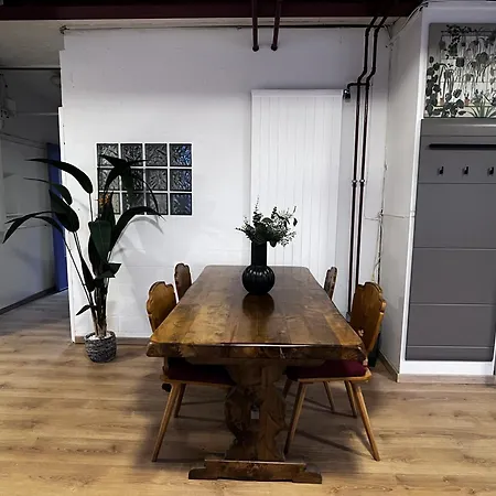 Pottery - Park View - For 5 Guests Daire Thun