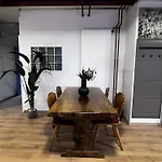 Pottery - Park View - For 5 Guests アパート トゥーン